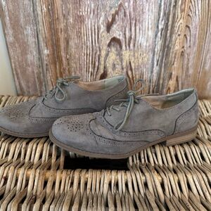 Sonoma Taupe Suede Lace-Up Shoes